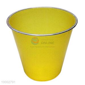 Household trash <em>can</em>