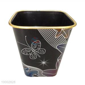 Durable trash <em>can</em>
