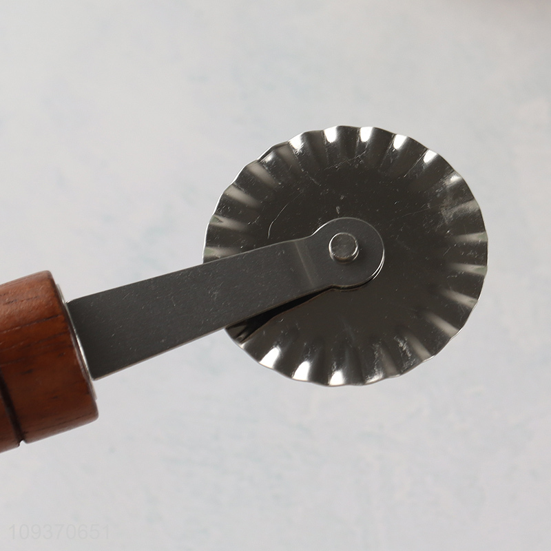 Latest products   pizza cutter pizza wheel with wooden handle