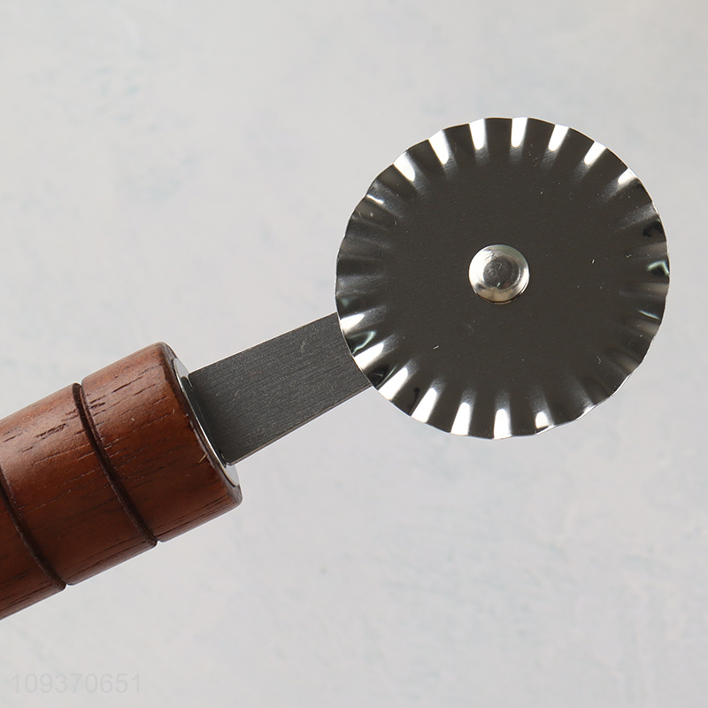 Latest products   pizza cutter pizza wheel with wooden handle