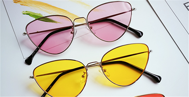 Cat-eye Glasses Become More Popular